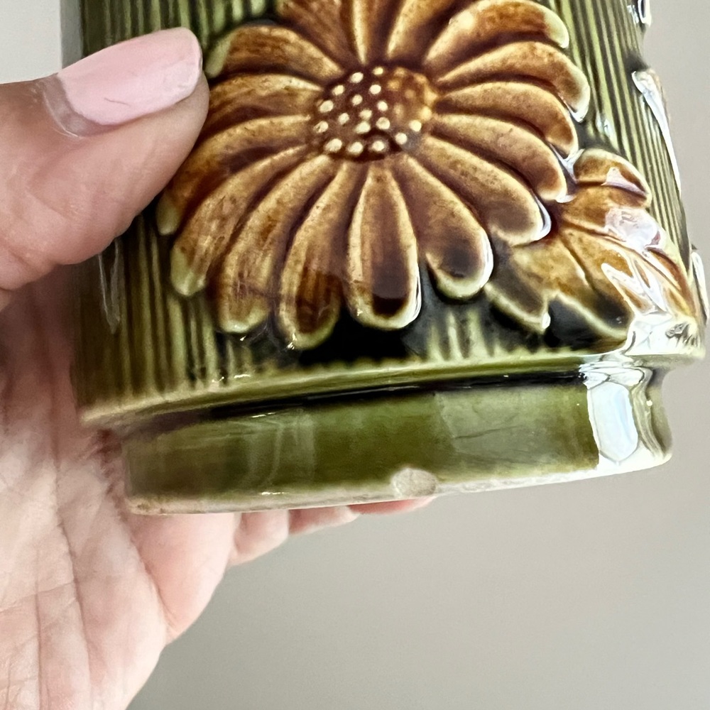 Pretty avocado green mid century mug unmarked in good condition - Picture 8 of 8